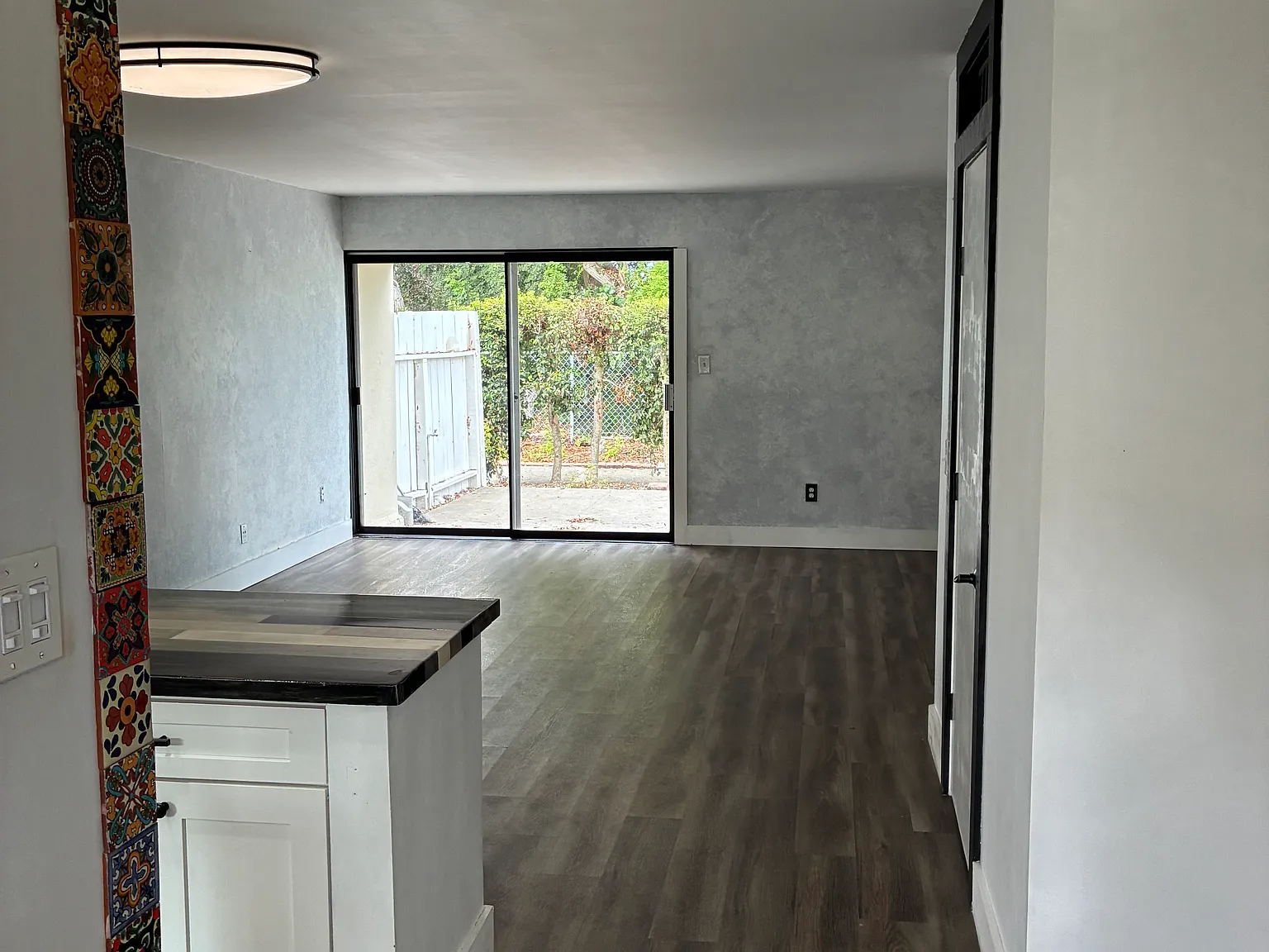 3 bed, 1.5 bath, 1273 sqft, $4,100 — Photo 4