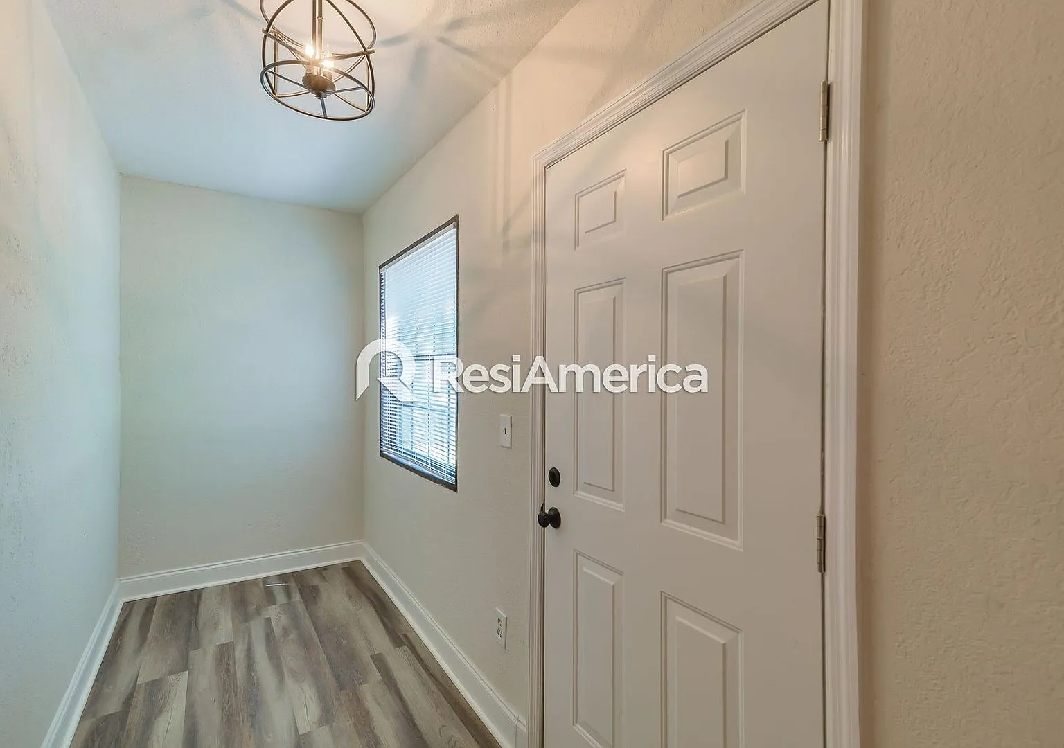3BR/1B home in Jacksonville — Photo 3