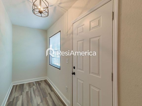 3rd image of 2227 Commonwealth Ave
