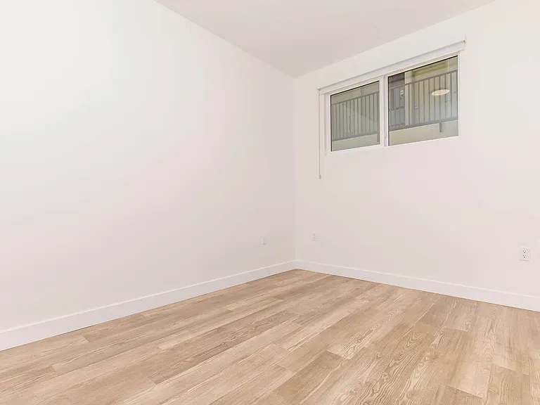 Woodlake Apartments — Photo 67
