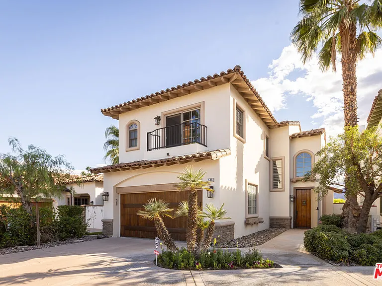 546 N Indian Canyon Dr — Photo 3