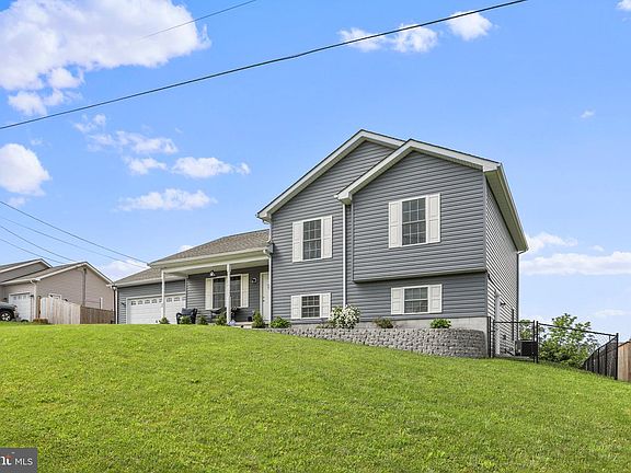 3rd image of 46 Hannah Ln