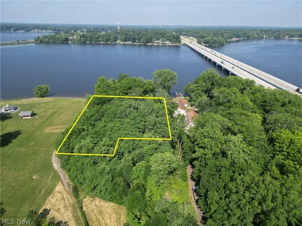 590 Milton Ave, Lake Milton, OH 44429