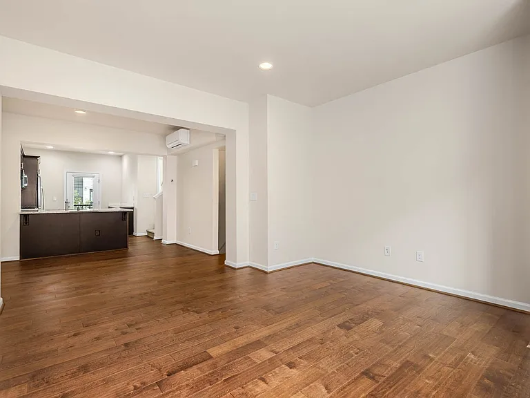 3420 SW Graham St #1003 — Photo 4