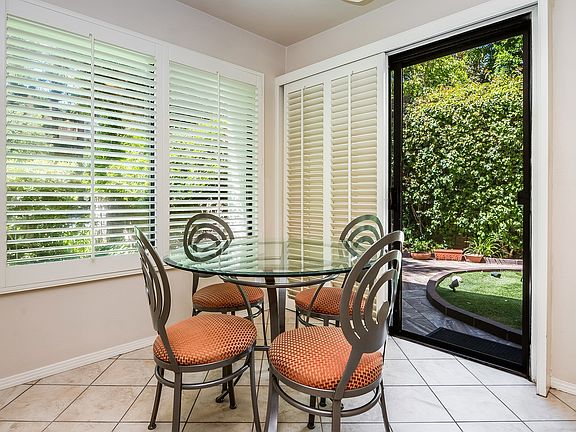 5th image of 18731 Hatteras St Unit 26