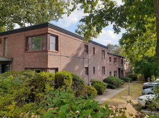 221 Medway St APT 1A, Providence, RI 02906