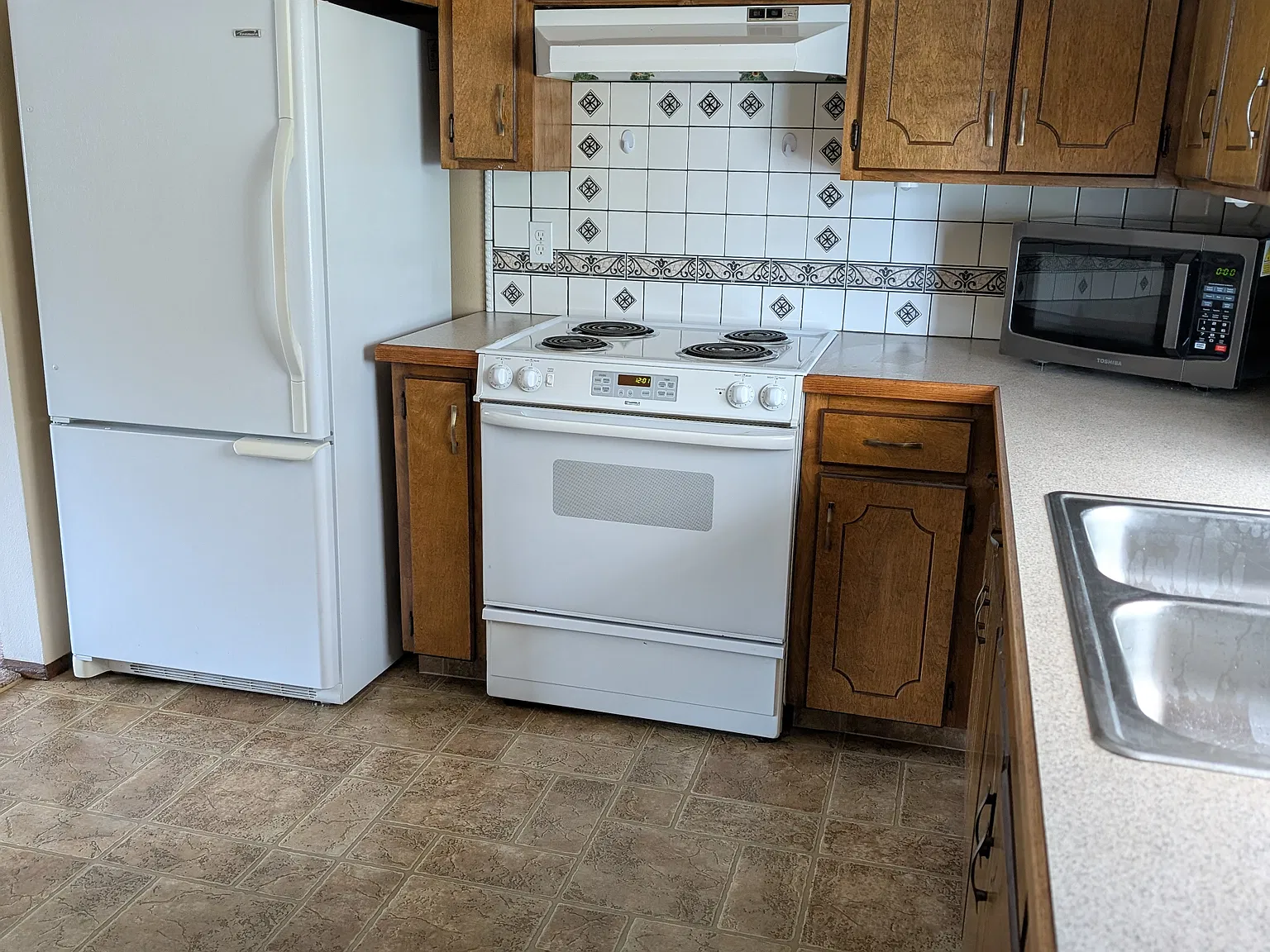 2 bed, 1050 sqft, $1,850 — Photo 2