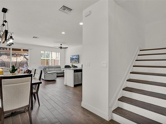 3rd image of 2592 SE 15th Ct #2592