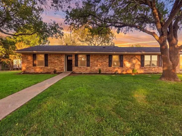 1714 Twin Island Dr, Lockhart, TX 78644