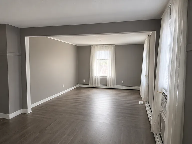 28 Eden Ave #A — Photo 4