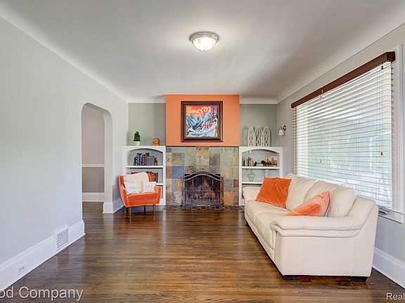 4th image of 341 Silman St
