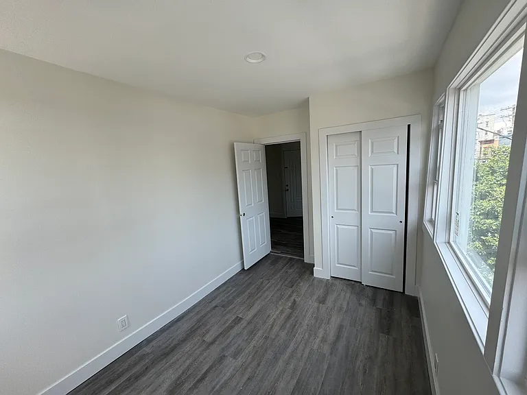 411 51st St #3 — Photo 7