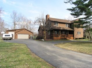 24339 S Meadowood Rd, Crete, IL 60417