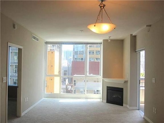 3rd image of 300 W Beech St Unit 401