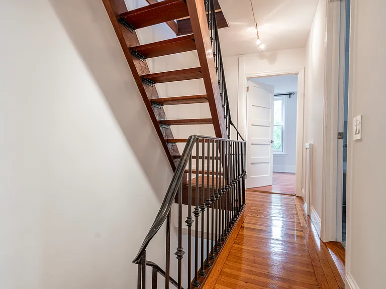 2228 Pine St — Photo 23