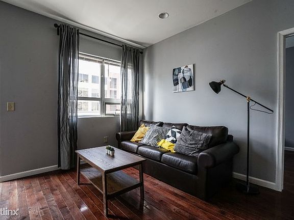 3rd image of 211 N Camac St #7C