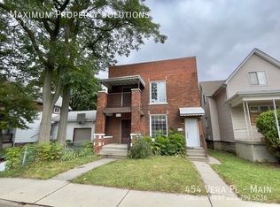 454 Vera Pl, Windsor, ON N9A 5W3