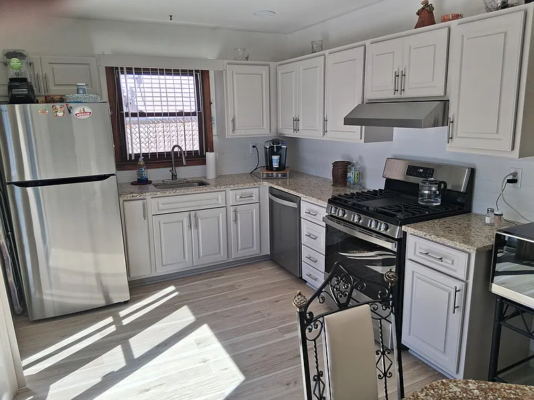 2176 Halsey St #1 — Photo 7