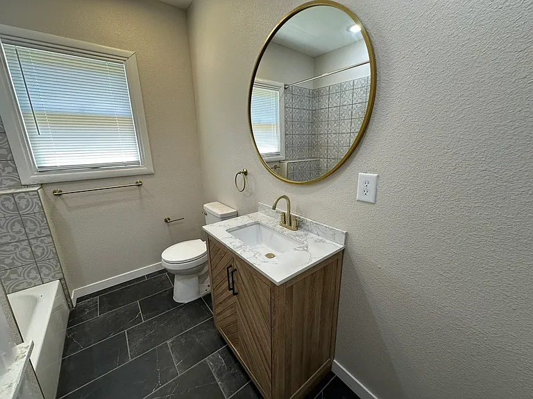 736 Mulberry St — Photo 11