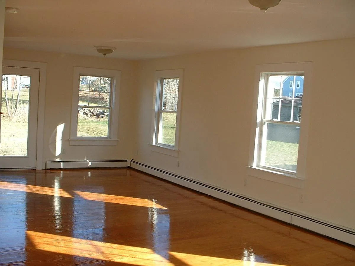 185 Center Avenue — Photo 4