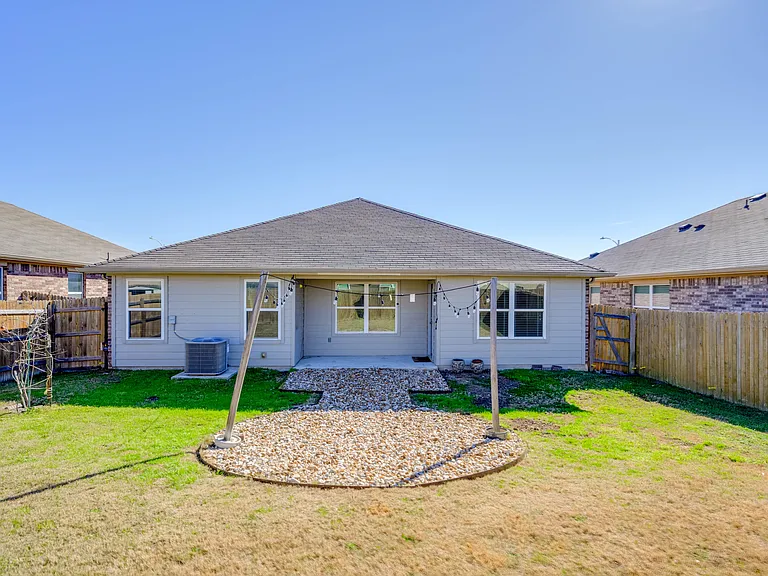 5800 Montrelia Dr — Photo 23