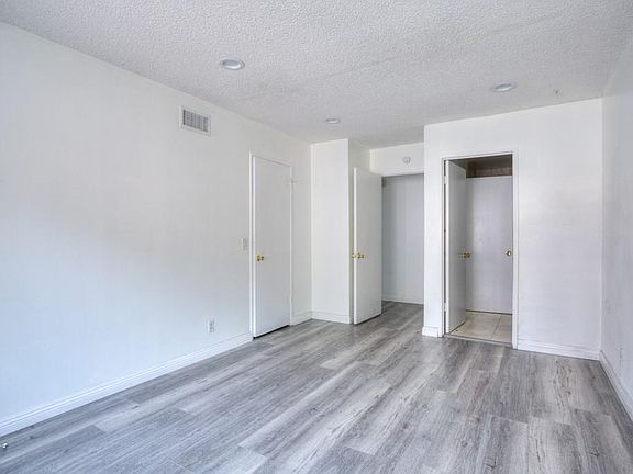 3rd image of 2210 Shady Hills Dr #1/4
