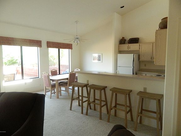 4th image of 164 N Crescent Bell Dr