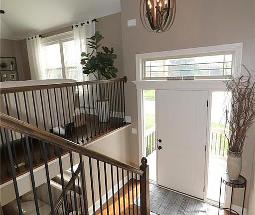 3rd image of 2225 NE Overland Dr