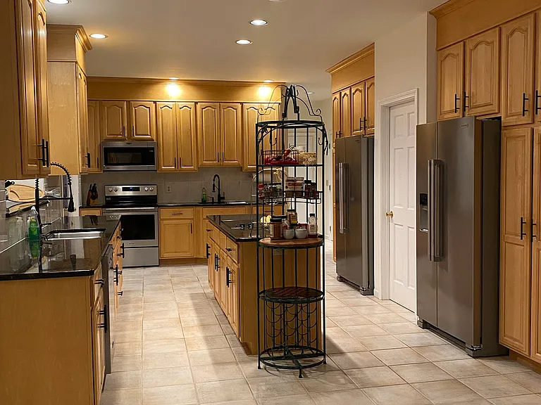 KitchenWMapleCabinet