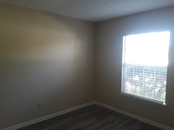 5th image of 12602 S Hickory Lakes Dr