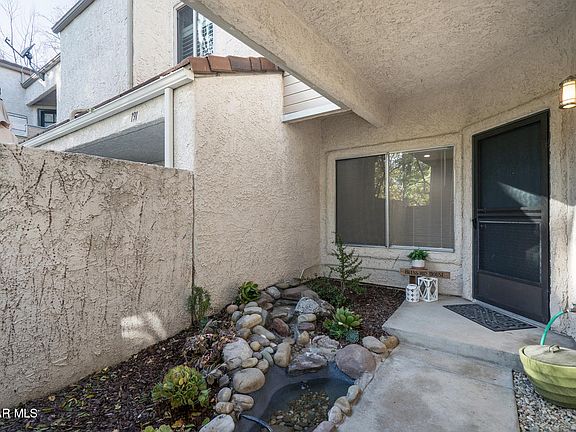 3rd image of 189 N Via Colinas