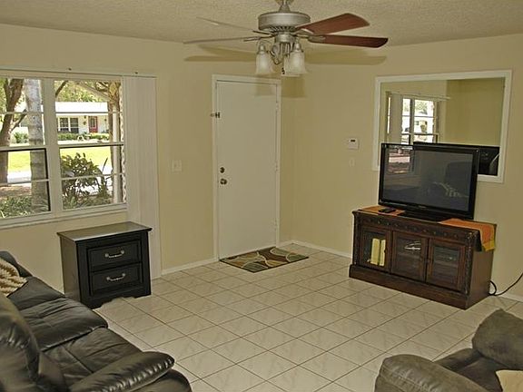 3rd image of 2716 Teal Ave