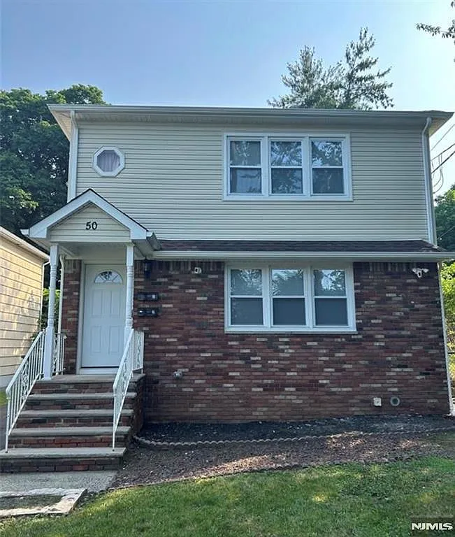 3 bed, 1.0 bath, $2,400 — Photo 1