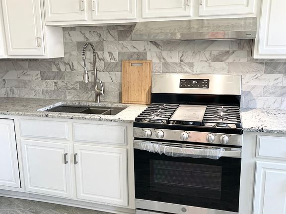 3rd image of 4012 Eileen Dr