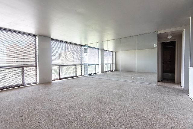 1st image of 4343 N Clarendon Ave APT 914