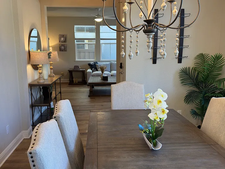 114 Huddlestone Cir — Photo 10