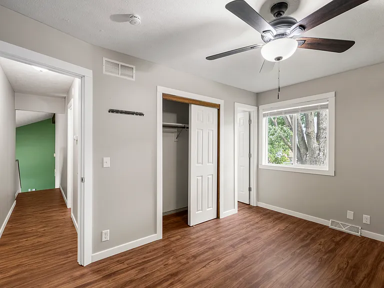 9705 S 21st Ave — Photo 16