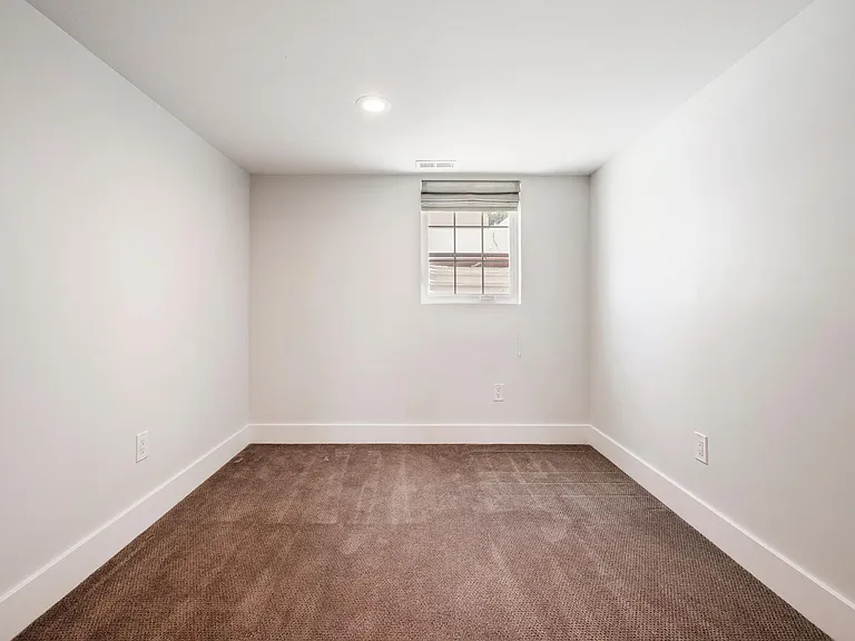 2545 S Filmore St E — Photo 25
