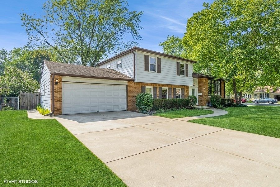 1st image of 320 N Richards Dr