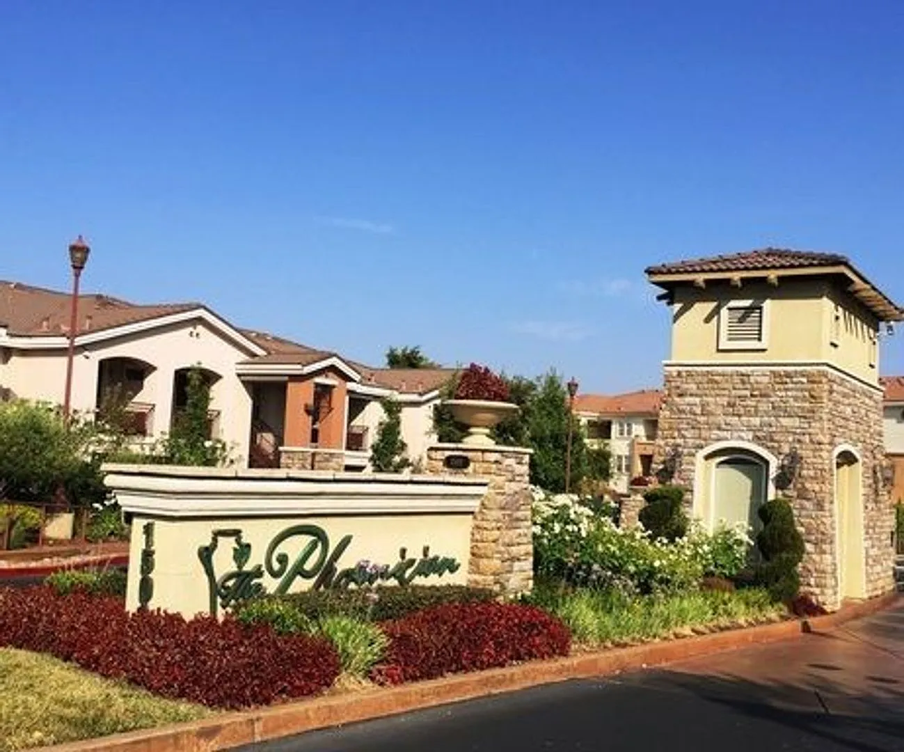 Beautiful 2-Bedroom Condo At The Phoenician!! — Photo 1