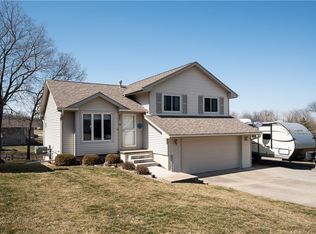 560 N 9th St, Carlisle, IA 50047