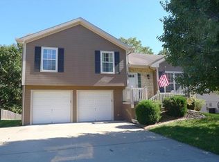 1837 Mourning Dove Dr, Liberty, MO 64068