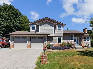 18827 57th Ave, Surrey, BC V3S 7M4