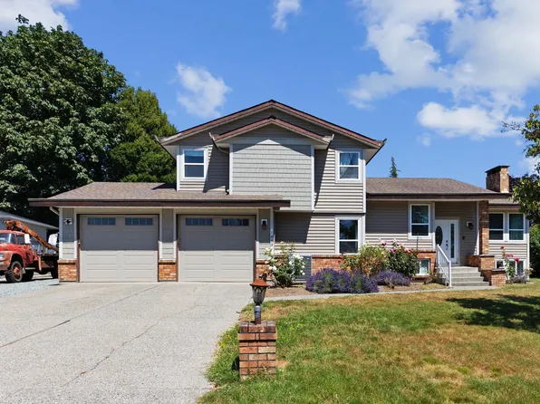 18827 57th Ave, Surrey, BC V3S 7M4