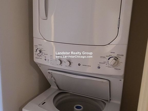 4th image of 125 E 21st St APT 306