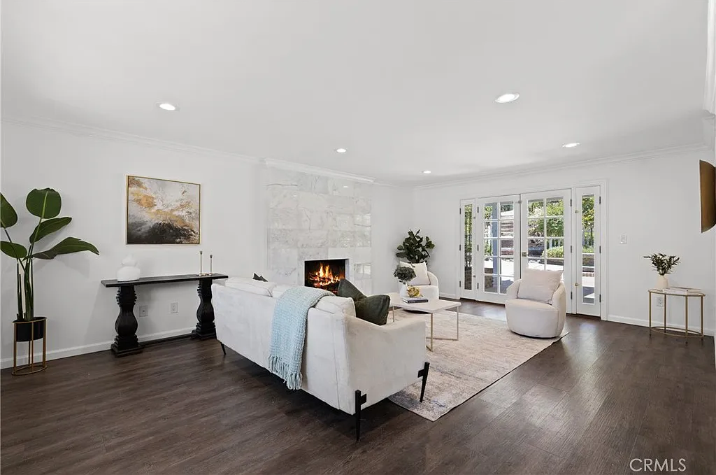 4 bed, 2160 sqft, $5,000 — Photo 3