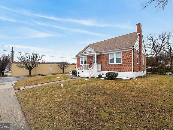 2nd image of 3525 Essex Rd