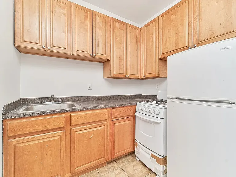 132 W 109th St #1D — Photo 6