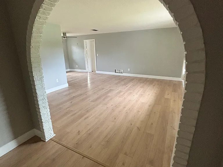 1088 Kingswood Way — Photo 8