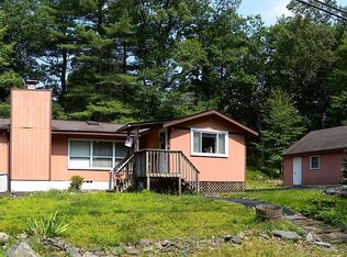 121 Walnut St, Dingmans Ferry, PA
